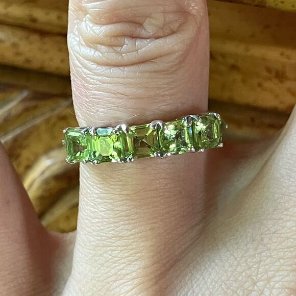 Natural Arizona Peridot Sterling Silver Ring - Picture 1 of 7